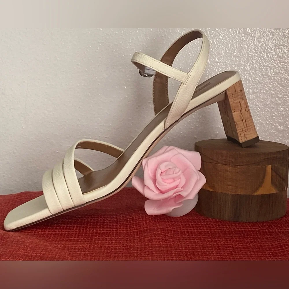 NWT.. WOMENS STRAPPY CORK HEEL SANDALS - Picture 3 of 16